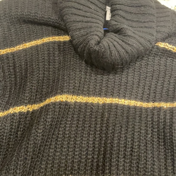 Nine West sweater - Picture 2 of 2